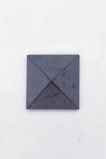 Tamburlanmış Shungite Küçük Piramit Doğal Taş - Görsel 2