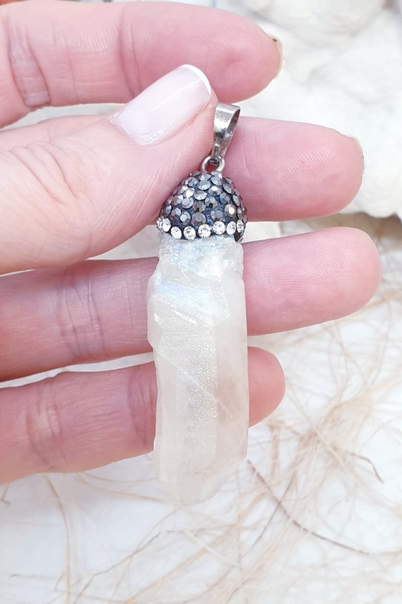 6aa0825c93368_1788904028.jpg Swarovski Taşlı Angel Aura Kuvars Kolye Ucu - Görsel 1