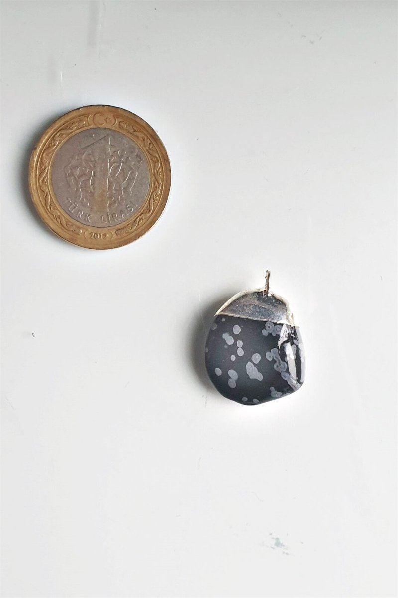 6aa082790ba87_1788904057.jpg Kar Tanesi Obsidyen Doğal Taş Kolye Ucu - Görsel 1